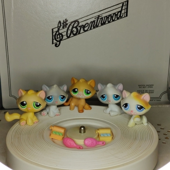Littlest Pet Shop Other - LPS Kitten/Cat #52,53(x2),94,110 & Accessories
